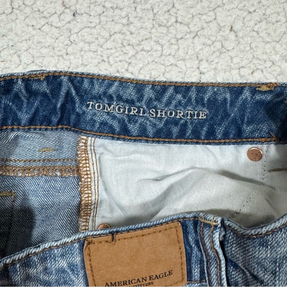 American Eagle Woman's 2 Jean Shorts Tom Girl Shortie Raw Hem Floral Distressed - Picture 6 of 6